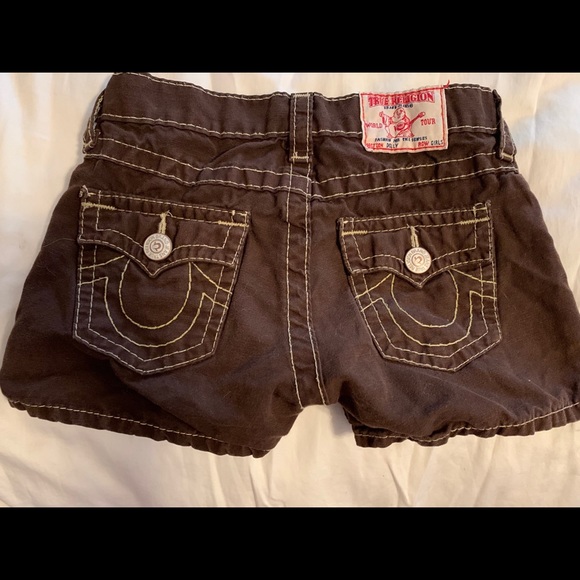 Brown shorts in kids. - Picture 2 of 3